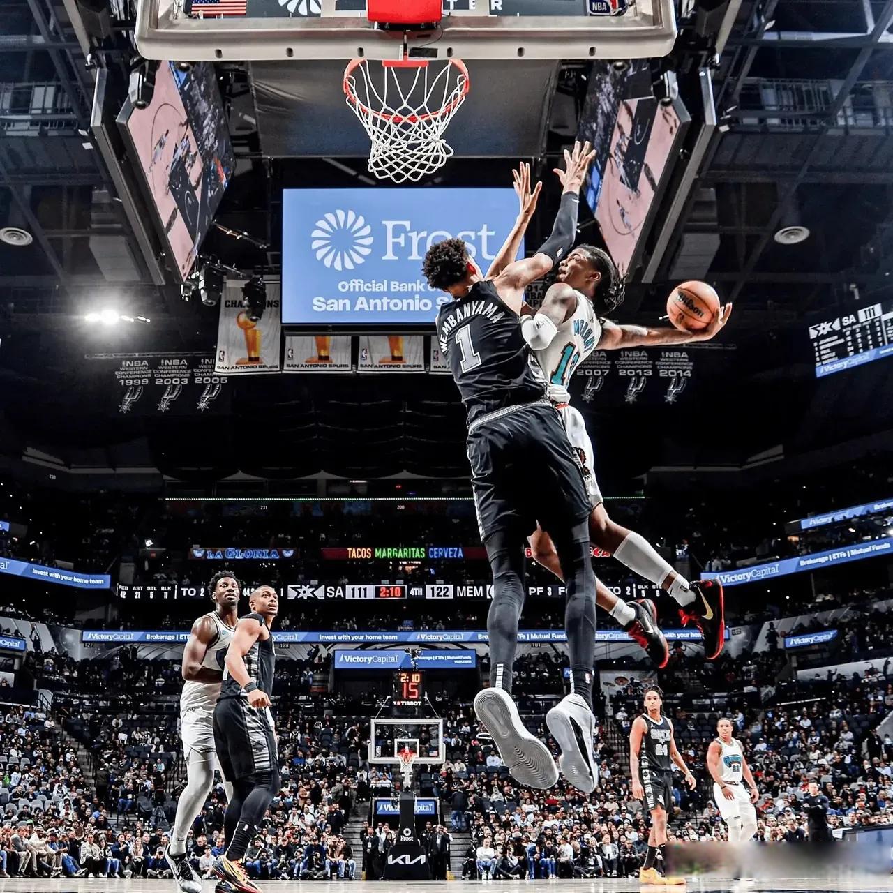 包含奥兰多魔术发布备战花絮，清晨刷新队史纪录，NBA季后赛任务艰巨，身体对抗强度拉满的词条-九游体育官网